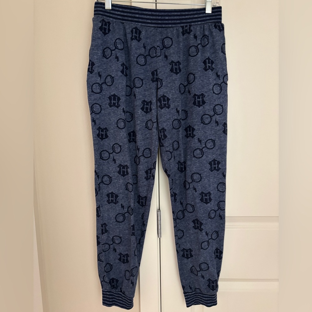 Harry Potter Loungewear Set, Long Sleeve Crewneck and Sweatpants, Adult Small - Picture 10 of 15